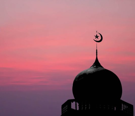 A duhet ta ndryshojë emrin personi i cili pranon Islamin?