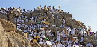 A iu pranohet haxhilerëve namazi jo i shkurtuar në Mina, Arafat dhe Muzdelife?