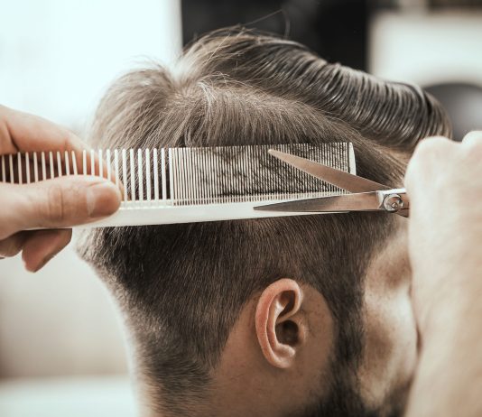 Haxhiu, nëse do t’i shkurtojë flokët e jo t’i rruajë, a duhet ta përshkojë të gjithë kokën e tij?