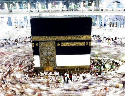 A obligohet marrja e abdesit për kryerjen e tavafit rreth Qabesë?