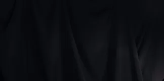 A lejohet veshja e rrobave të zeza kur të vdesë dikush i afërm?