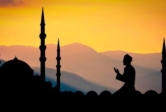 A lejohet namazi vullnetar mes ikindisë dhe akshamit?