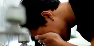 Fshirja e qafës gjatë abdesit dhe e larjes më shumë se tre herë të gjymtyrëve?