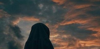A e ka obligim gruaja muslimane me lehoni, të falet dhe të agjërojë kur pastrohet para 40 ditëshit?