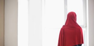 A pranohet agjërimi kur ke dhimbje menstruale?