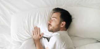 Nëse dikush ejakulon në gjumë gjatë ditës së agjërimit, a vlen agjërimi i asaj dite?