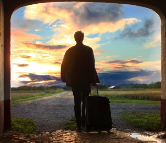 A duhet të largohem nga shtëpia për hirë të Allahut?