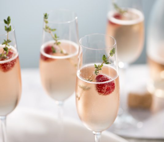 A lejohet të prezantosh në dasëm ku pihet alkooli?