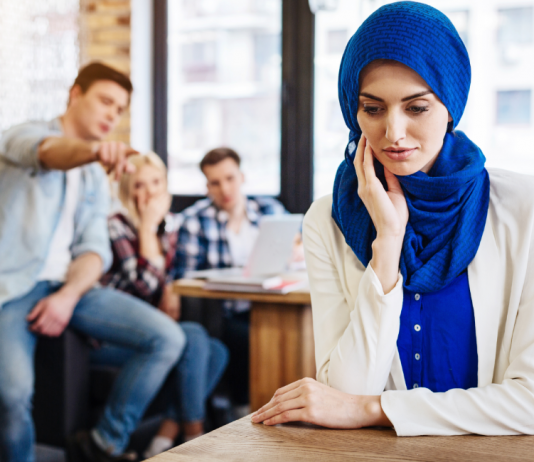 Ç’duhet të veprojë muslimani për të shlyer gjynahin e shpifjes?