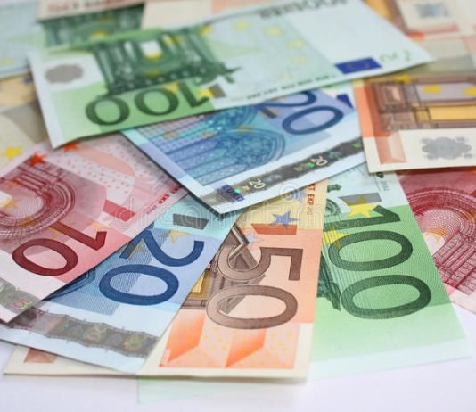 Sa jepet zekat në para, kemi 2500 euro?