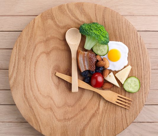 Në Ramazan, ta bëj nijetin për çdo ditë, apo mjafton një nijet për agjërimin e tërë muajit?