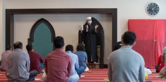 Punoj në ambulancë, a është mëkat që të premten ta lë një orë punë dhe të shkoj në xhuma?