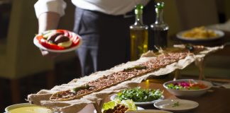 Cili është gjykimi për gruan agjëruese të cilës i vjen cikli menstrual pak kohë pëpara çeljes së iftarit?