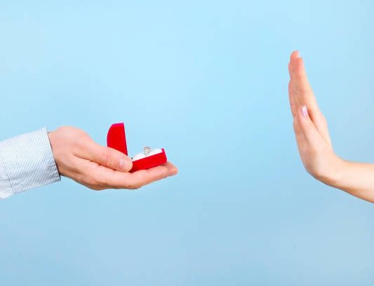 A më lejohet mua që ta refuzoj këtë person?