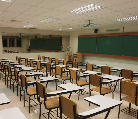 Hilet e studentit dhe nxënësit gjatë kërkimit të dijes