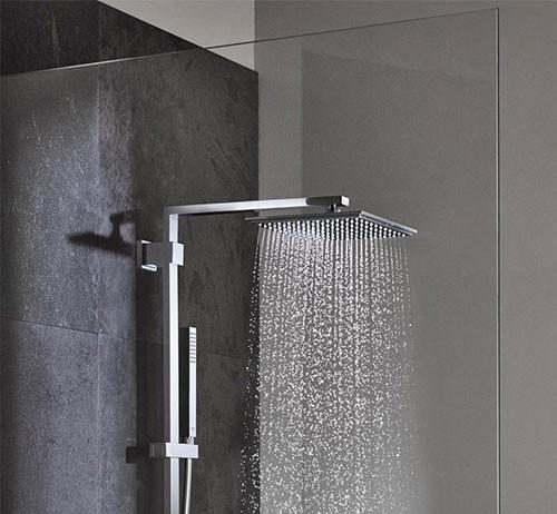 A është i vlefshëm gusli kur njëherë e lajmë trupin e pastaj flokët?