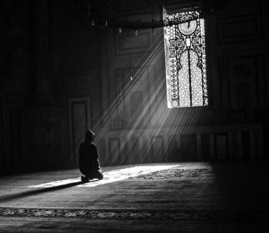 A duhet falur fshehtas nga frika e syefaqësisë?