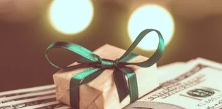 A lejohet pranimi i dhuratës nga e afërmja e cila burrit të saj paratë ja merr pa leje?