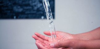 Si t’i largojë vesveset në abdes? Për një namaz marr abdes deri 7 herë
