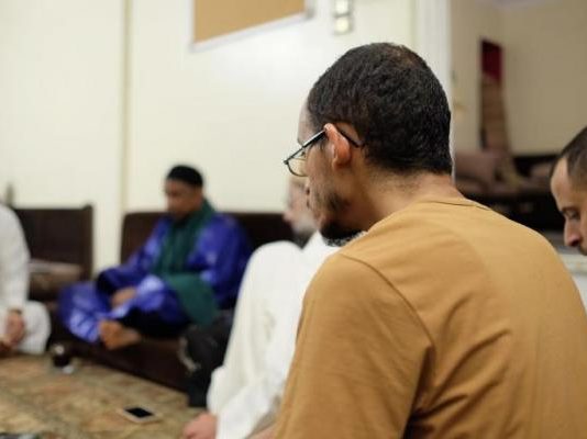 A i falen mëkatet atij që i ka bërë gjatë kohës kur ka qenë në kufër?!