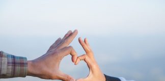 Bëj namaz por jam në lidhje të fshehtë me një djalë…