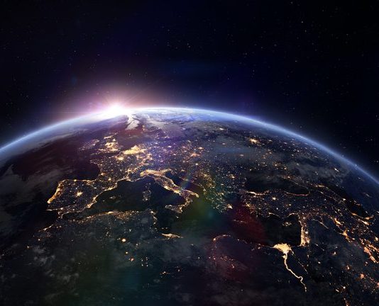 A konsiderohet zbritja e Ademit (paqja qoftë mbi të!) në tokë si dënim për të dhe pasardhësit e tij?!