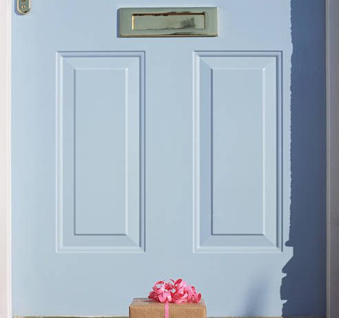 A lejohet pranimi i dhuratave nga jobesimtarët gjatë festave të tyre?