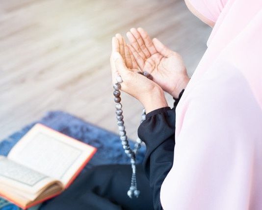 A mund të bëhet gruaja imam i grave?