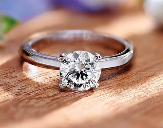 A i lejohet femrës muslimane t’i paraqes kërkesë për martesë mashkullit musliman?