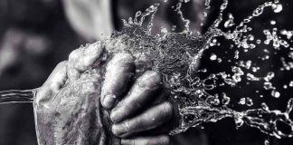 A lejohet të falet namazi pa abdes?