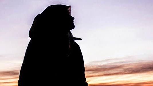 A është auret për gratë e tjera pjesa e sipërme e krahut te gratë nga bërryli deri në sup?