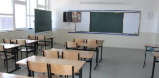 A lejohet të punosh si mësimdhënës në lëndët juridike të shteteve laike?