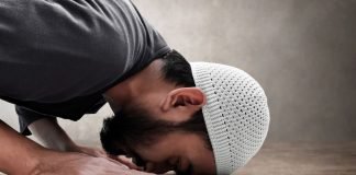 A pranohen namazet nëse ushqimi vie nga paratë haram?