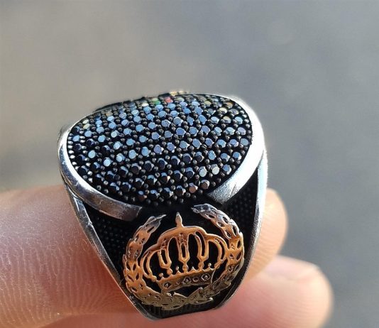 A lejohet vënia e unazës prej arit, apo prej argjendit & unaza e martesës?