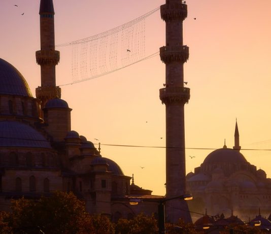 A mund të quhen Jehudizmi dhe Krishterimi si fe qiellore?