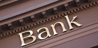 A lejohet puna në bankat të cilat merren me kamatë?