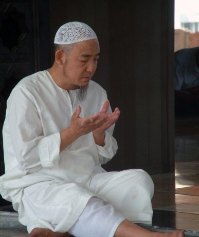 Pse të lutemi për Profetin Muhamed ﷺ kur ai është në xhenet?