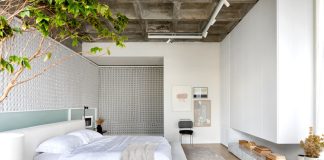 A lejohet të flihet në shpinë dhe barkas?