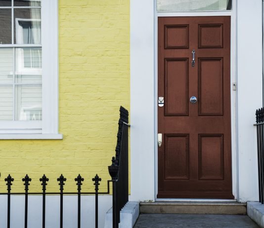Duaja e hyrjes në shtëpi a thuhet sa herë që hyn brenda në shtëpi?