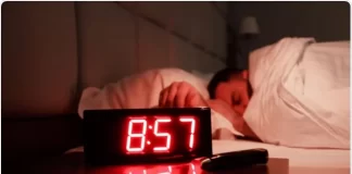Nëse njeriun e zë gjumi në kohën e syfyrit, a është i saktë agjërimi i tij?