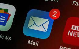 A lejohet të shkruhen ajete kuranore në email?