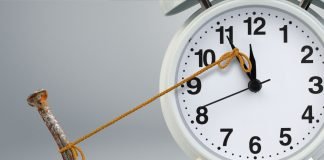 Nëse namazi falet jashtë vaktit të tij me arsye, a llogaritet si i falur në kohë?