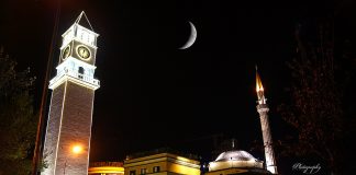 A merr gjynah nëna nëse neglizhon në zgjimin e fëmijëve për namazi?