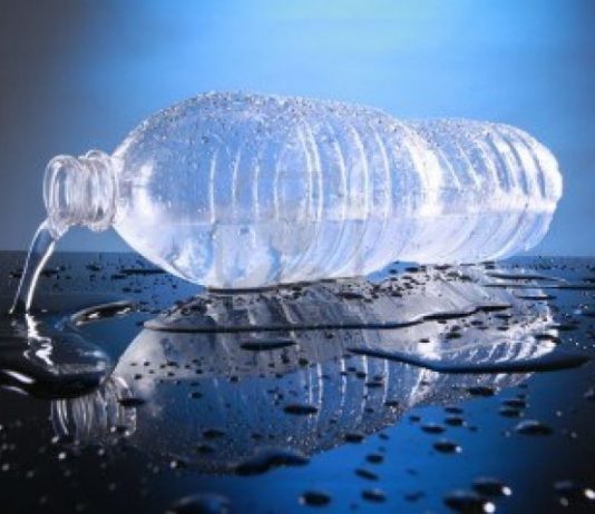 Më kanë këshilluar të lahem me ujin me të cilin e kanë larë të vdekurin