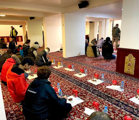 A pranohet agjërimi i personit që nuk fal namaz?