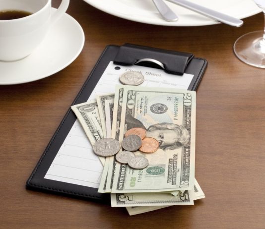 A ju lejohet punëtorëve ta pranojnë bakshishin, pa lejen e drejtorit?