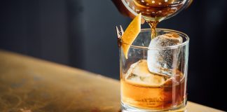 A është haram t’i provoj alkoolin dhe mishin e derrit vetëm për t’ua ditur shijen?