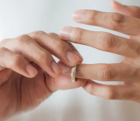 Kur burri i thotë gruas nuk ke nikah me mua…