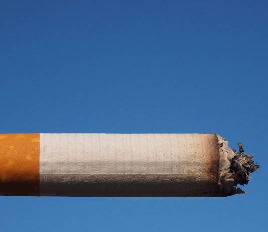 5 Arsyet përse ndalohet duhani në Islam