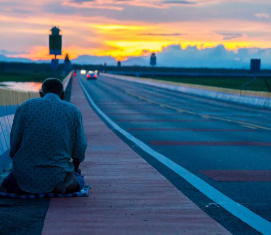 Pejgamberi ﷺ a i ka falur namazet sunet gjatë udhëtimit apo i ka lënë?